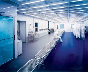 cleanroom-gowning-room-airlock